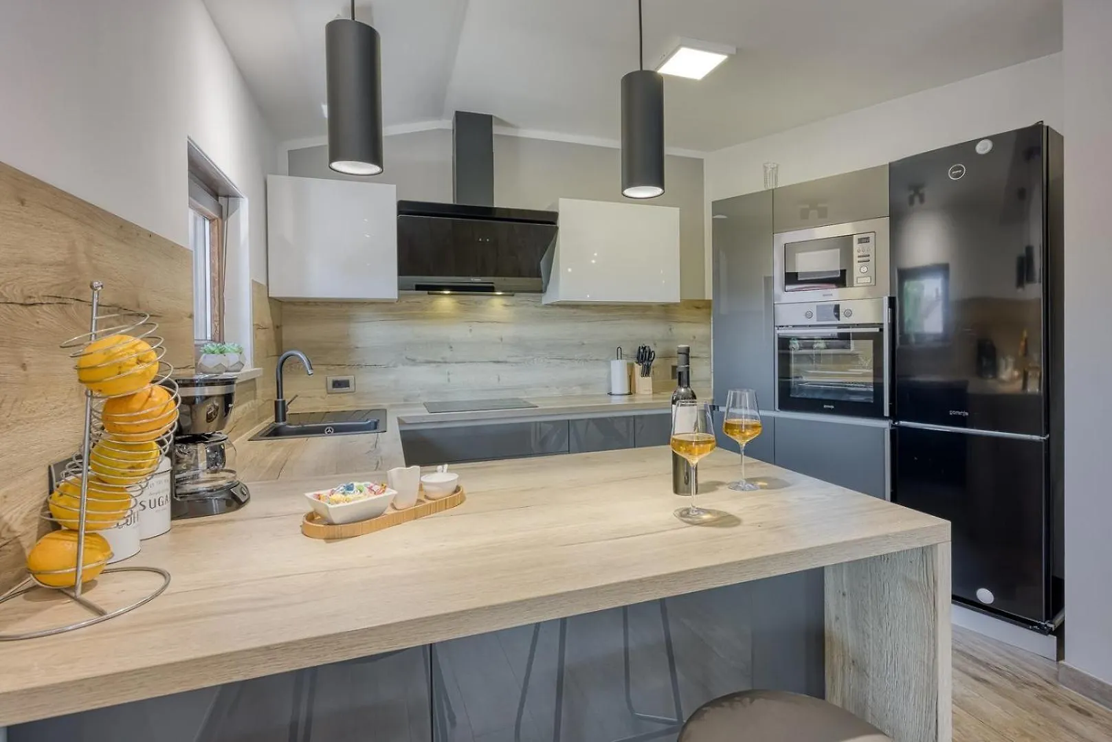 Holiday House Tina Marcana